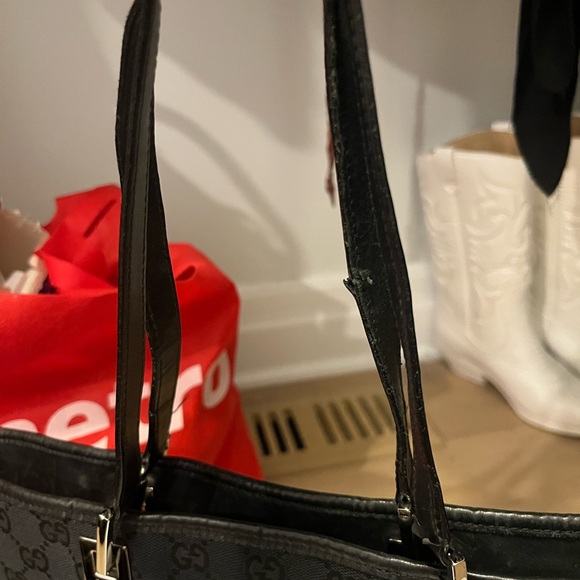 Gucci purse - Picture 3 of 3